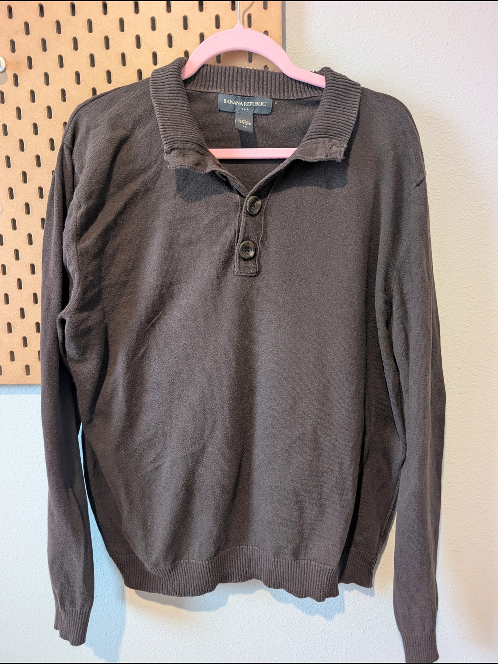 Banana Republic Men’s Chocolate Brown Henley Collar Sweater | size XL